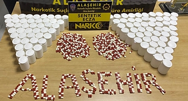 Alaşehir’de 5 Bin 564 Sentetik Ecza Hapı Ele Geçirildi: 2 Şüpheli Tutuklandı